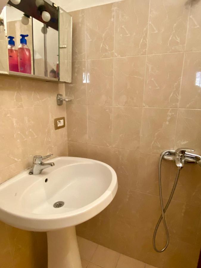 Family Apartments Sarandë 外观 照片